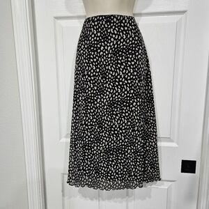 Chic Black and White A-Line Skirt